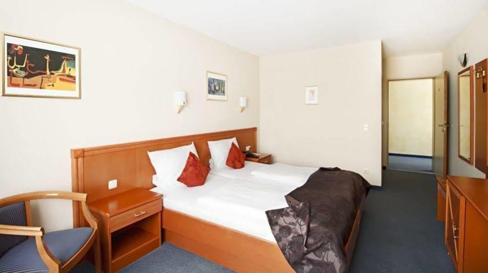 Hotel Blutenburg Munich Luaran gambar